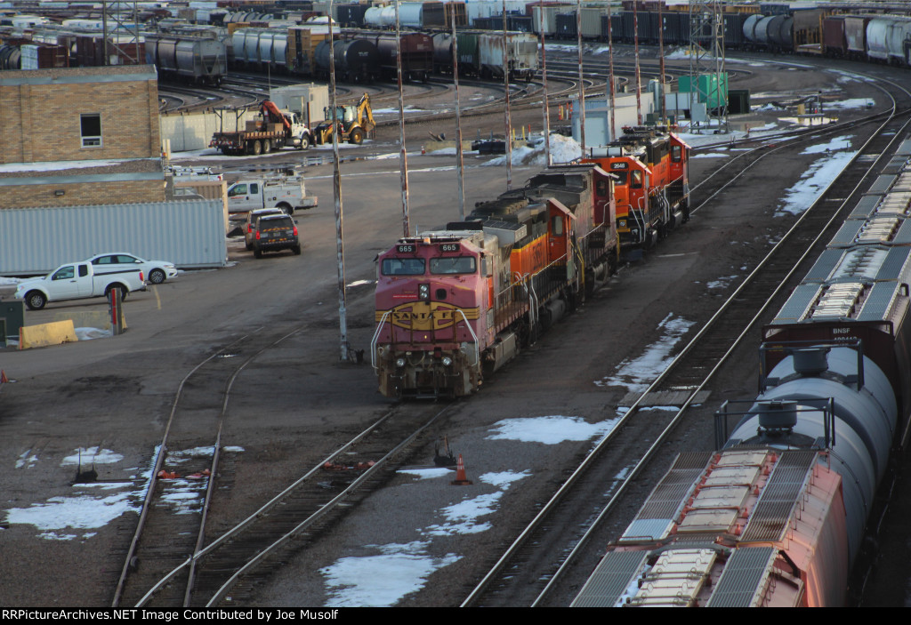 BNSF 665